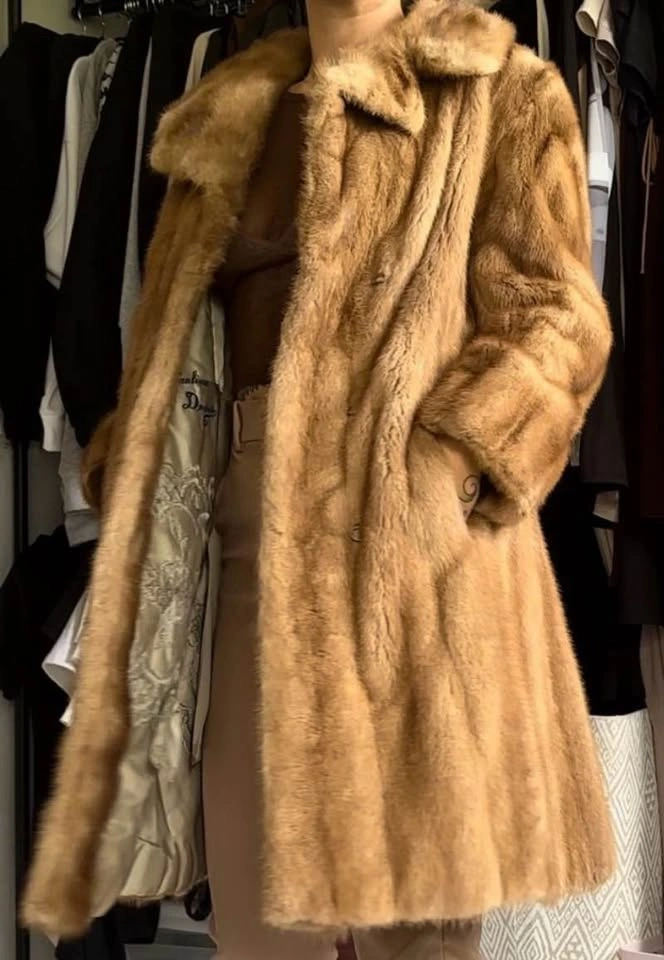 Vintage Light Brown Mink Fur Coat - photo 3