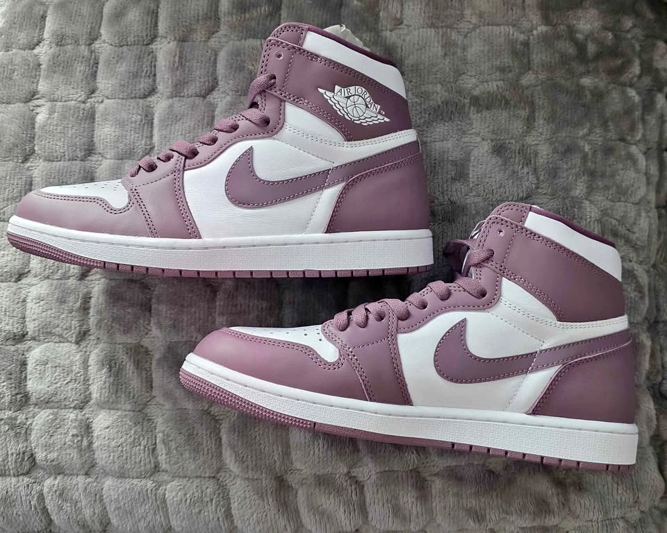 New Nike Air Jordan 1 Retro High OG Mauve Size 9.5 Men