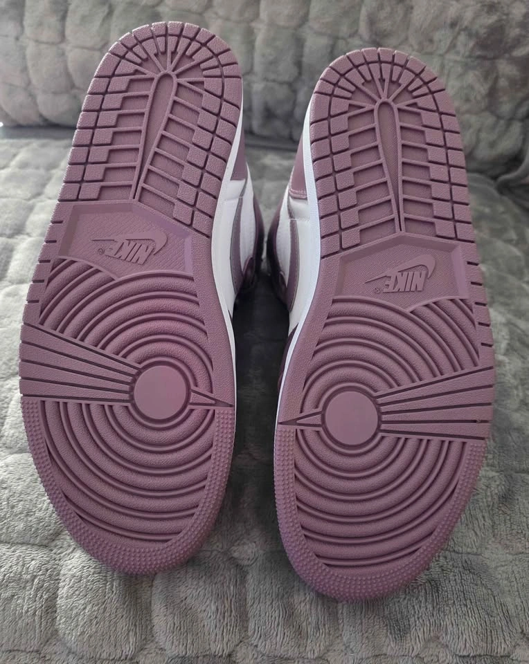 New Nike Air Jordan 1 Retro High OG Mauve Size 9.5 Men - photo 2