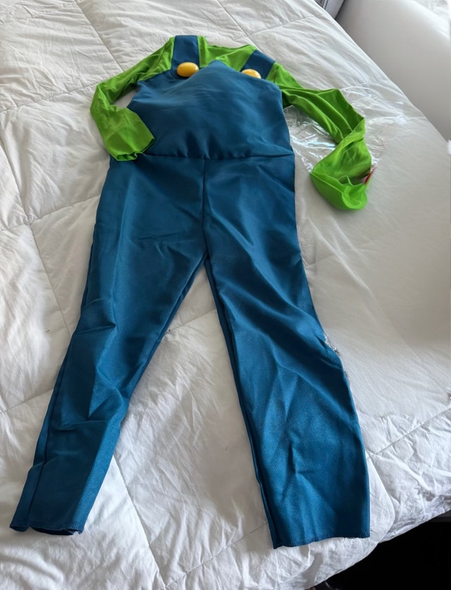 Luigi Costume from Super Mario Brothers kids size Medium 7-8 - photo 4