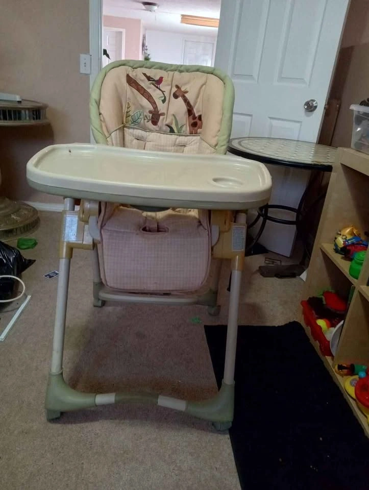 Sturdy Highchair
