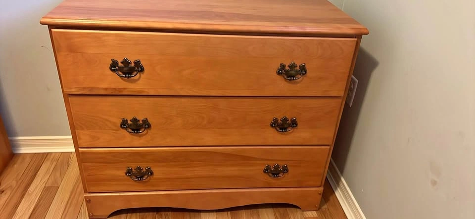 Solid Wood 3-Drawer Dresser