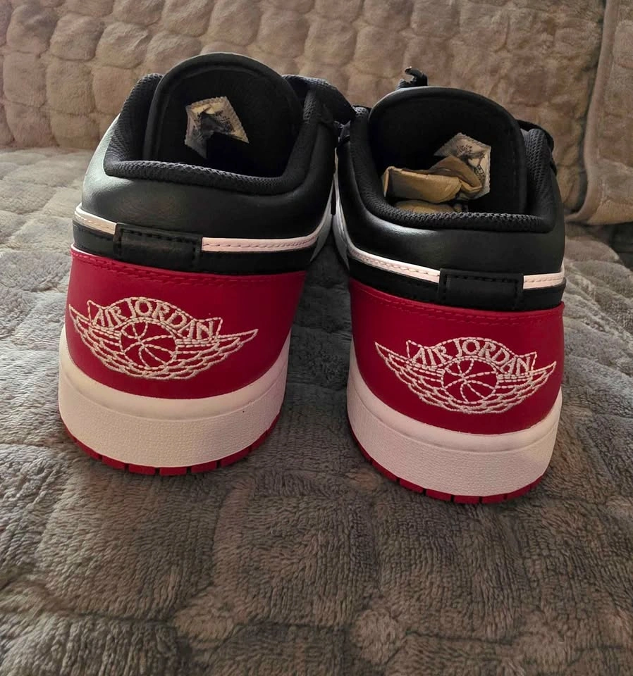 New Nike Air Jordan 1 Low Sneakers Size 10.5 Men - photo 3