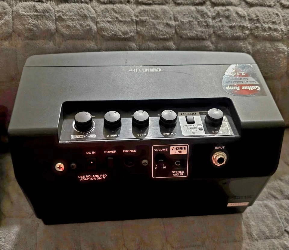 Roland Cube Lite Guitar Amplifier - photo 2