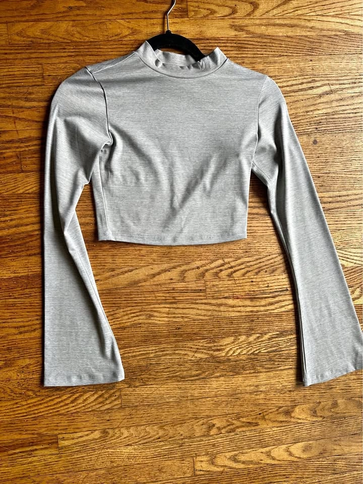 H&M Move Grey Long Sleeve Crop Top
