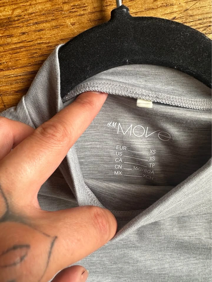 H&M Move Grey Long Sleeve Crop Top - photo 2
