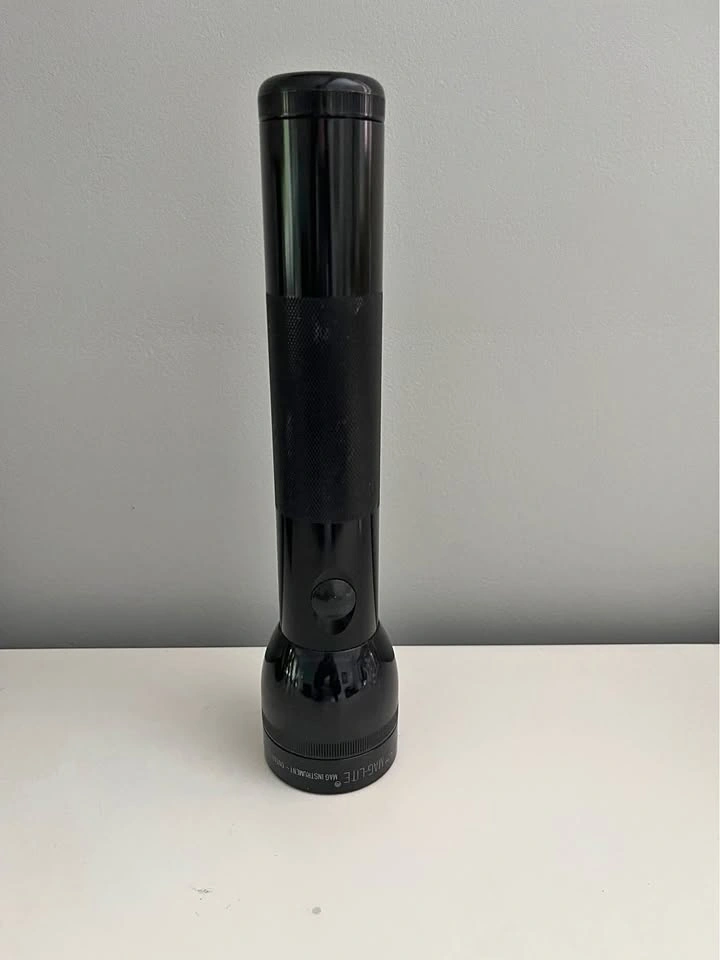 Maglite Classic 2D Heavy-Duty Flashlight – Made in USA