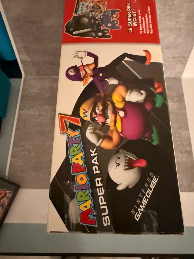 Nintendo GameCube Mario Party 7 Pak MINT (no game/ mic)+Strikers - photo 3