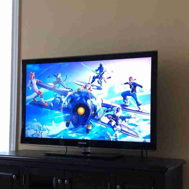 Samsung 47 inch glass frame tv