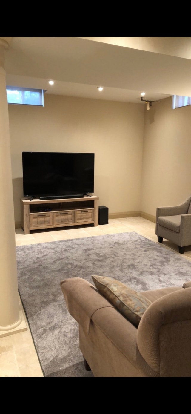 Phillips Roku 65 inch tv - photo 2