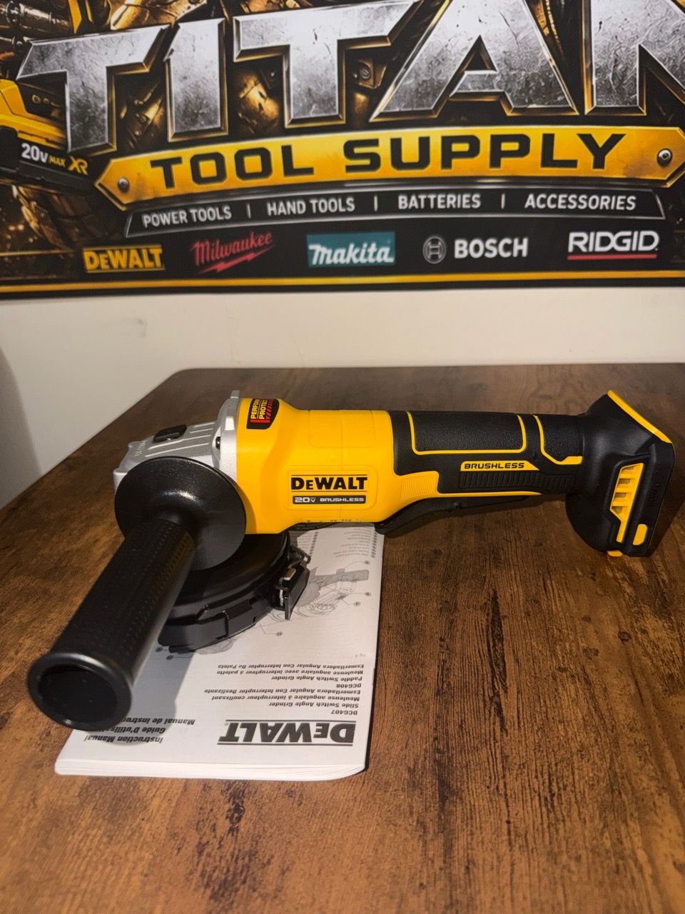 DEWALT 20V MAX Angle Grinder DCG408B - photo 3
