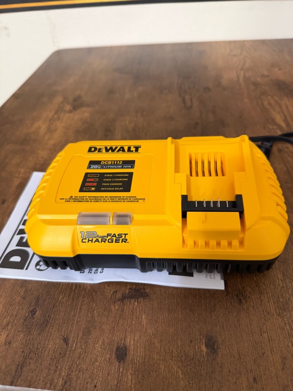 Original DEWALT DCB1112 20V MAX Charger - Fast Charging