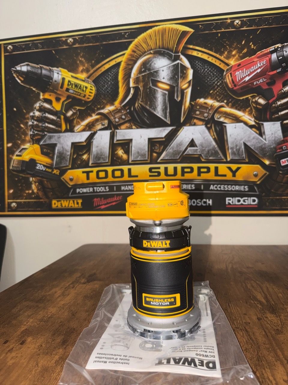 DEWALT DCW600B 20V MAX XR Brushless Compact Router - Tool Only - photo 3