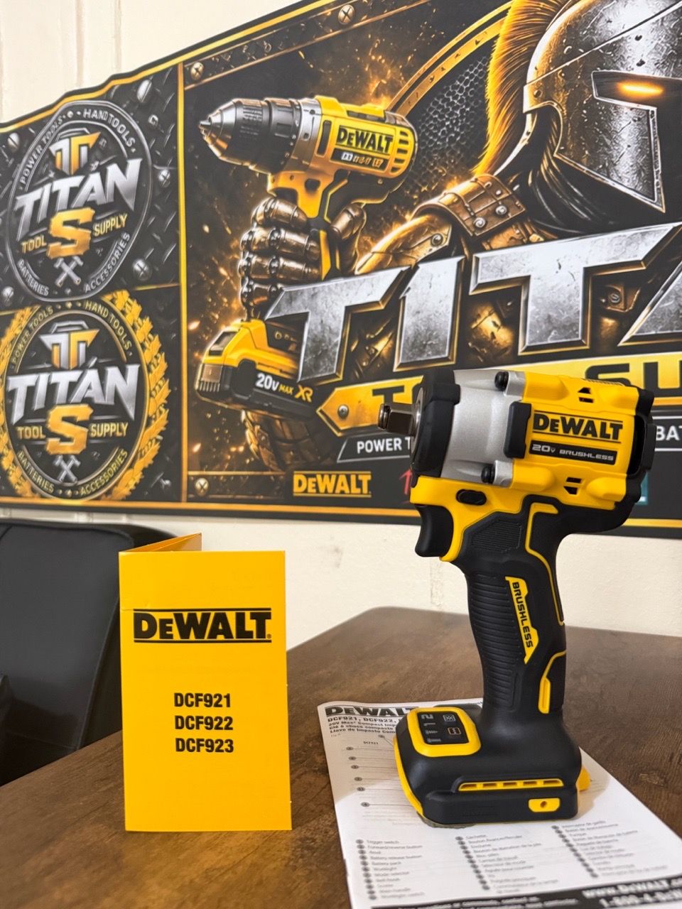 DEWALT ATOMIC DCF921B 20V MAX 1/2" Compact Impact Wrench - photo 2