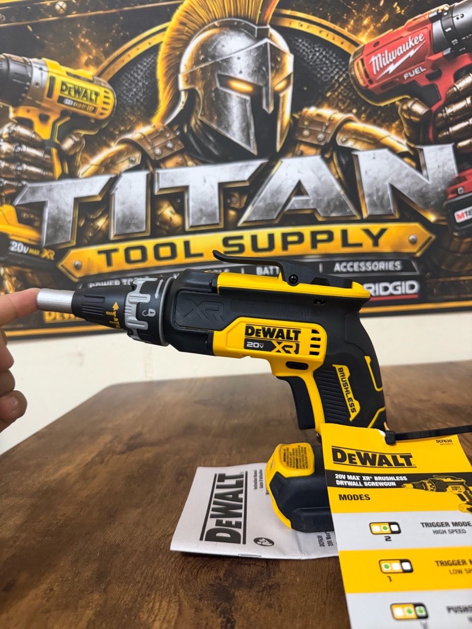DEWALT DCF630B 20V XR Brushless Drywall Screw Gun - photo 4