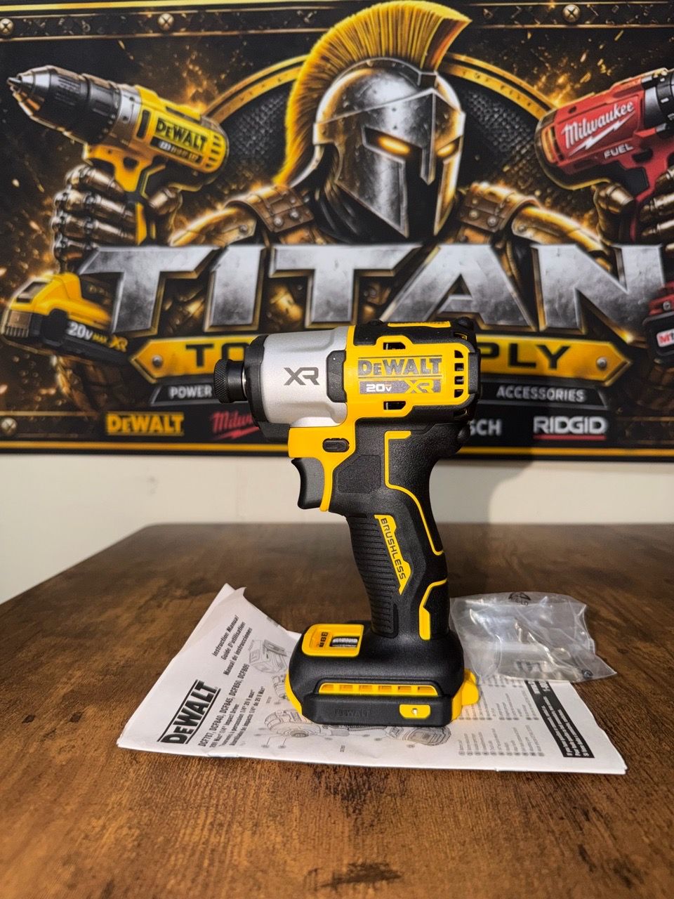 DEWALT DCF900 20V High Torque 1/2" XR Impact Wrench - New - photo 3