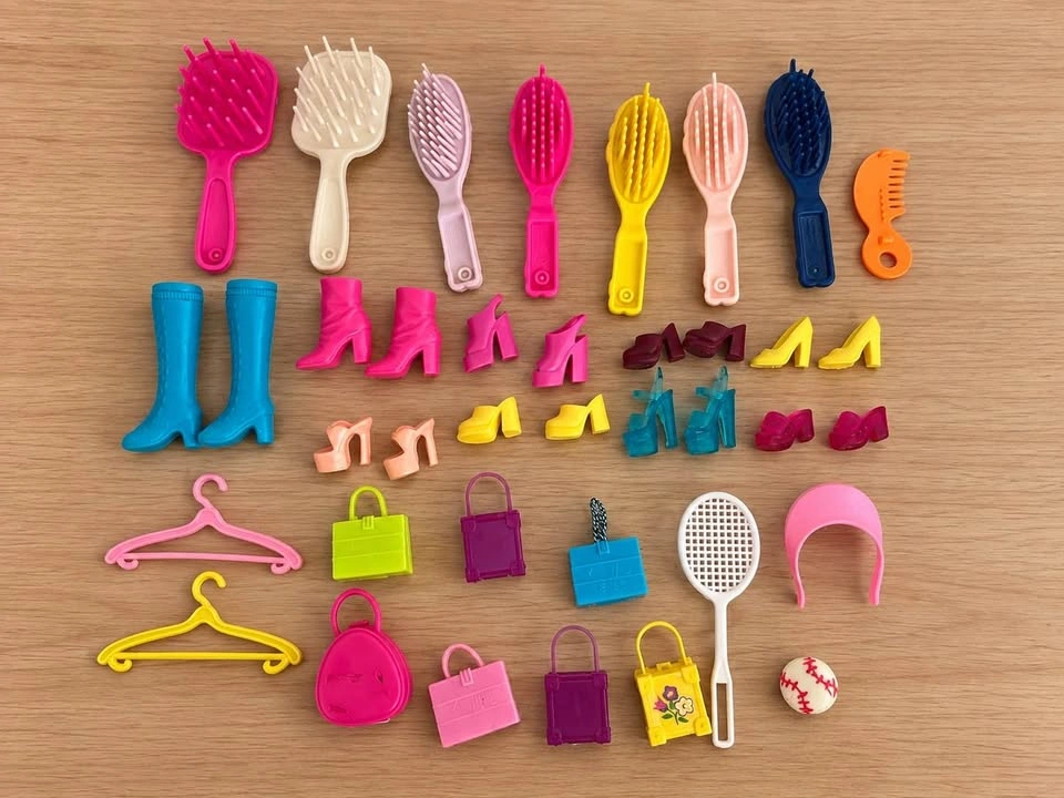 Large Mattel Barbie Collection – 10 Dolls, Furniture, Clothes - photo 4