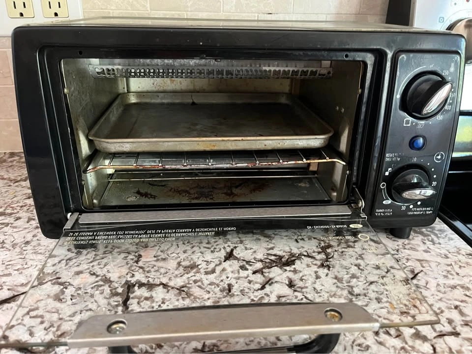 Hamilton Beach Toaster Oven / Broiler – With Baking Tray & Rack - photo 2
