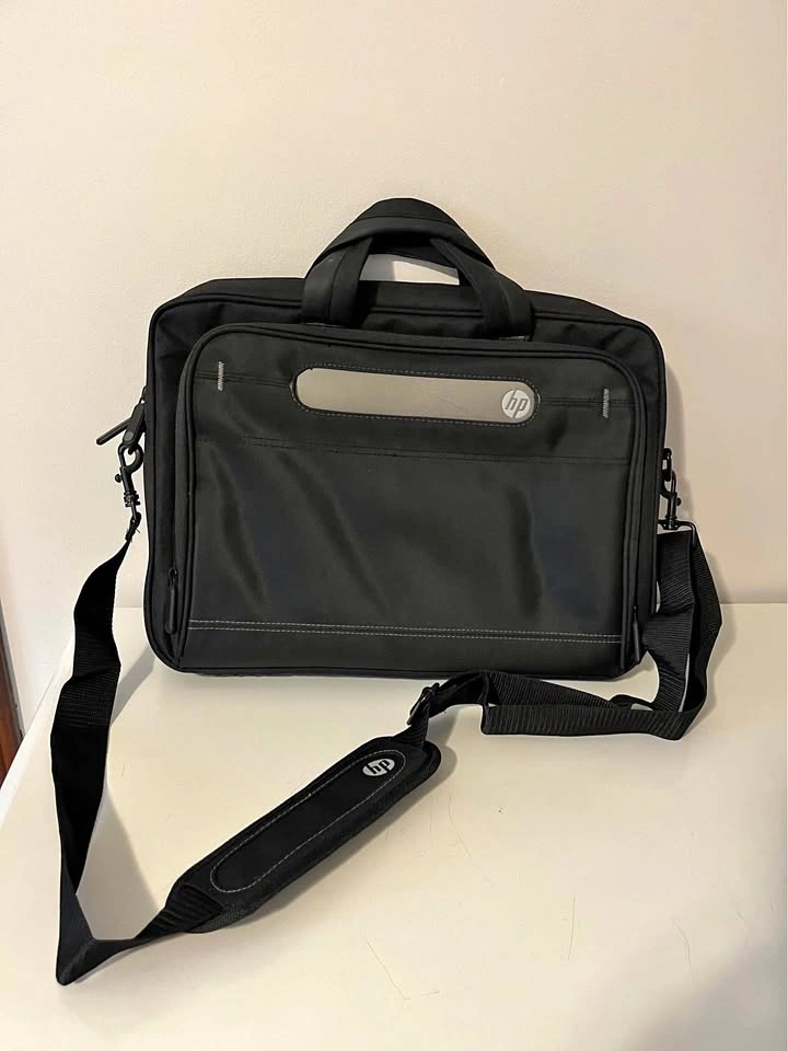 HP Padded Laptop Business Briefcase – Organizer & Shoulder Strap