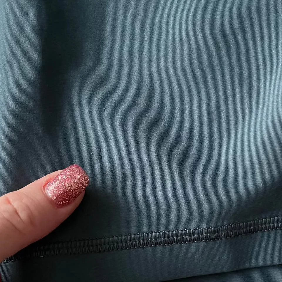 🧡Aritzia TNA Biker Shorts Size Medium image indicator(6)