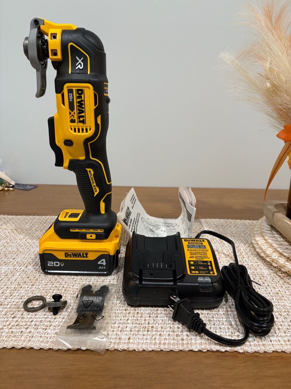 DeWalt 20V XR Brushless Oscillating Multi-Tool Kit