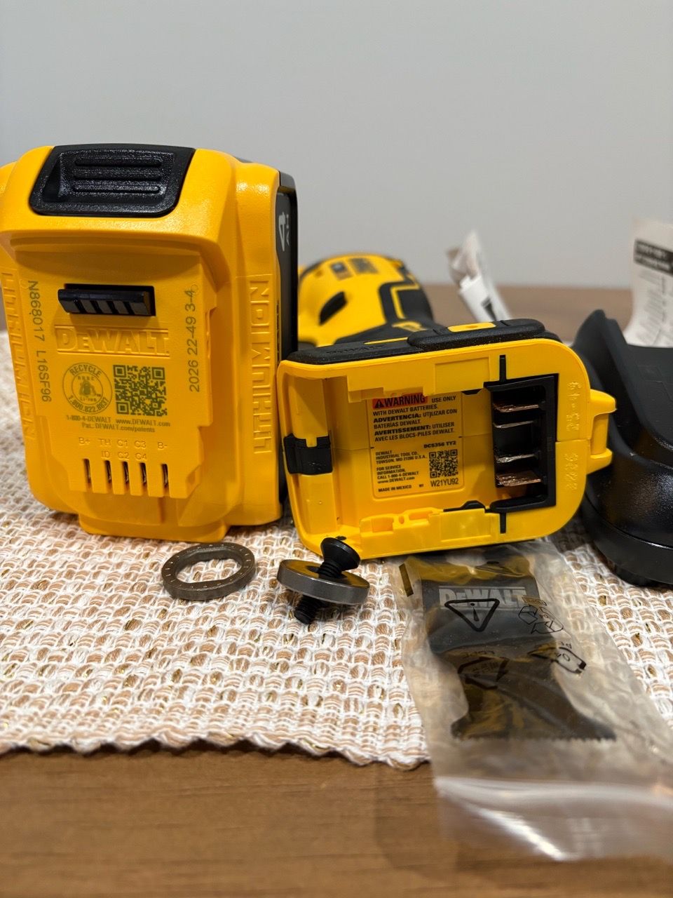 DeWalt 20V XR Brushless Oscillating Multi-Tool Kit - photo 5