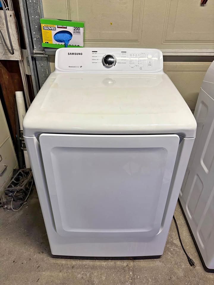 Samsung Natural Gas Dryer 27"