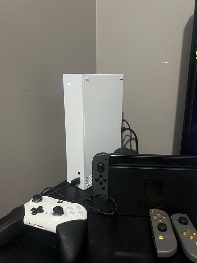 Microsoft Xbox Series S - photo 2