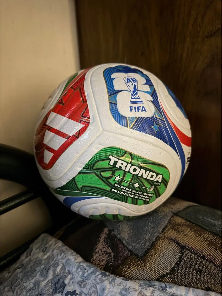 Trionda Pro and Champions League 26/27 official match balls - photo 2