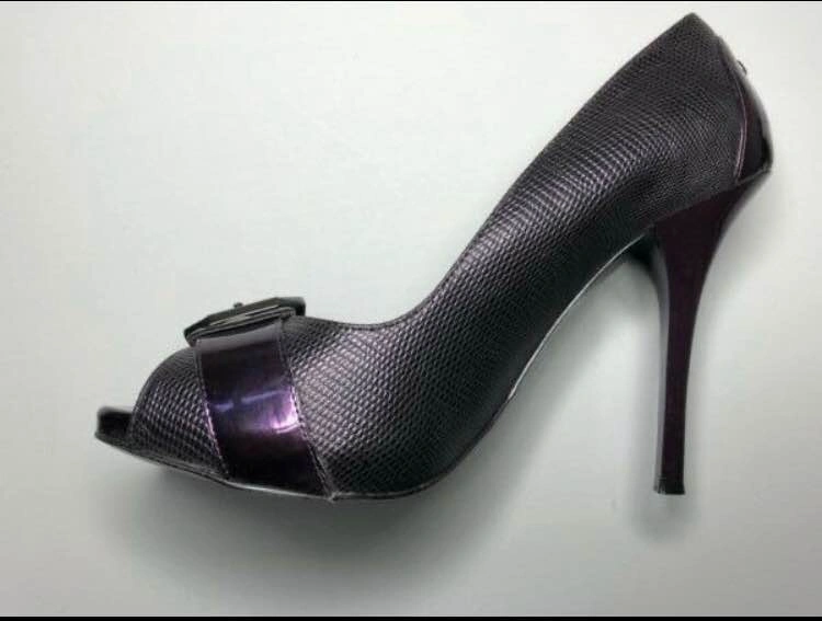 Stiletto Shoes - 7M by GUESS