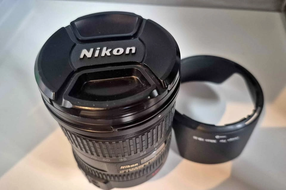 Nikon AF-S DX Nikkor 18-200mm f/3.5-5.6G ED VR Lens