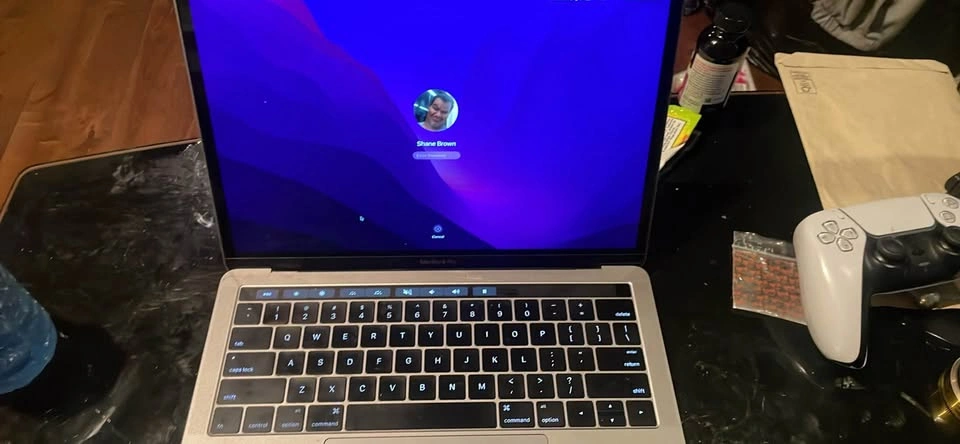 MacBook Pro 13inch 2016 - photo 2