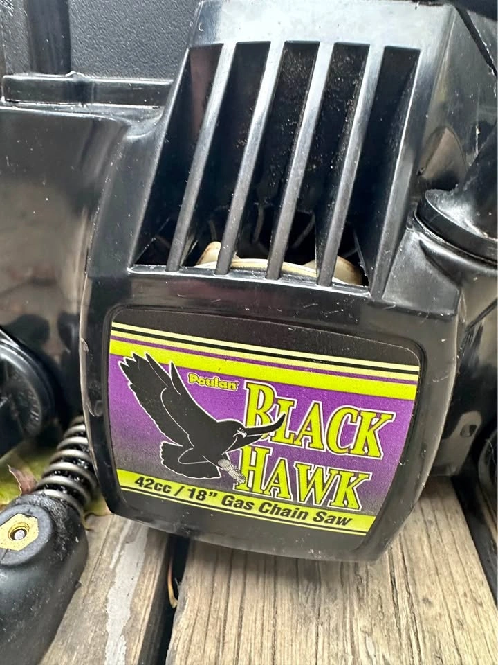 18” Black Hawk 42 cc chainsaw with case
