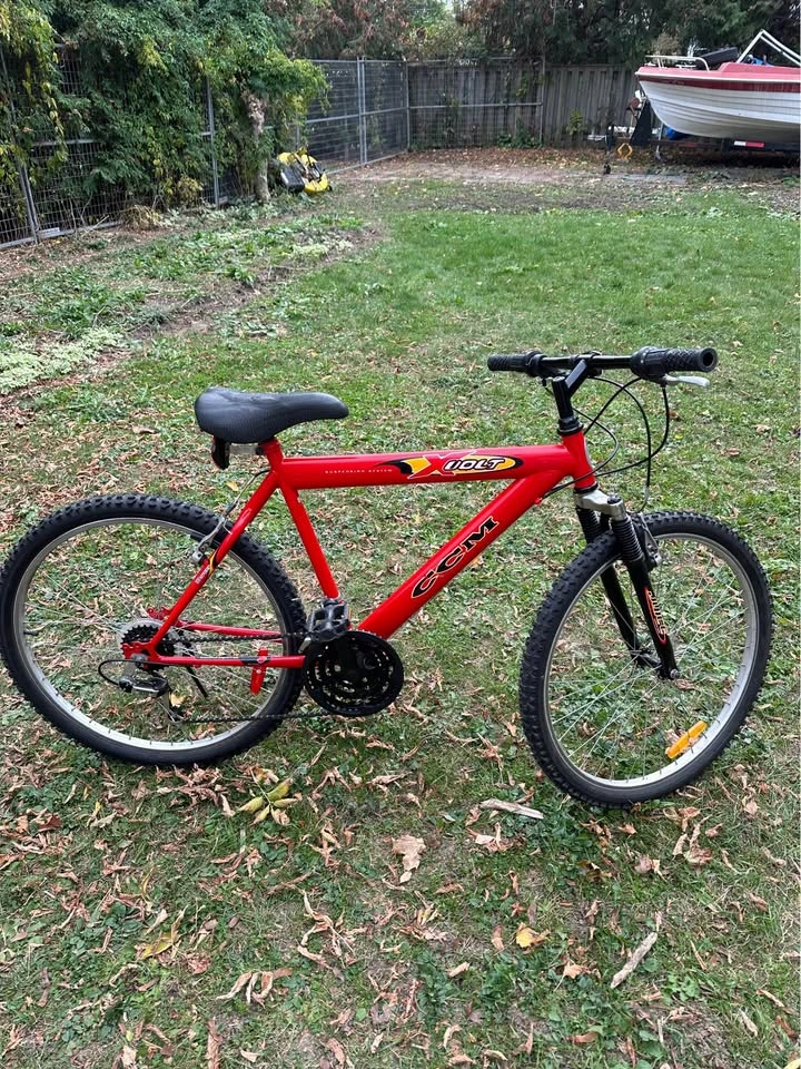 CCM Xvolt 18 speed mountain bike - photo 2