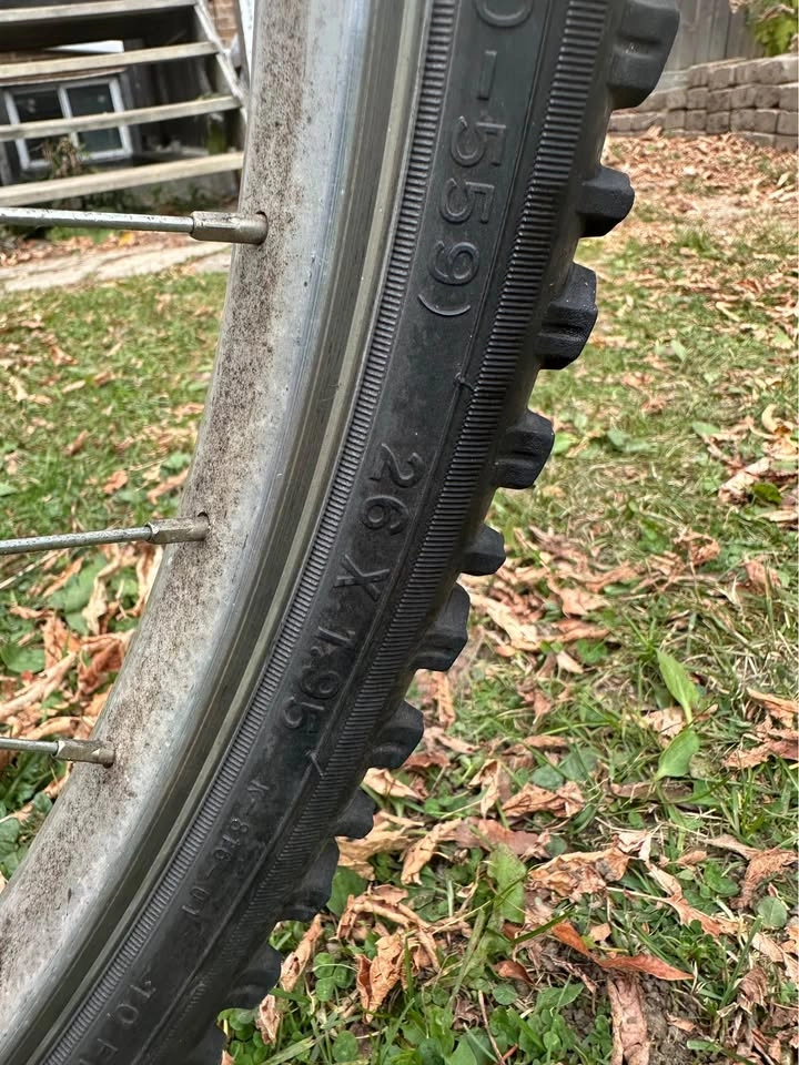 CCM Xvolt 18 speed mountain bike - photo 4
