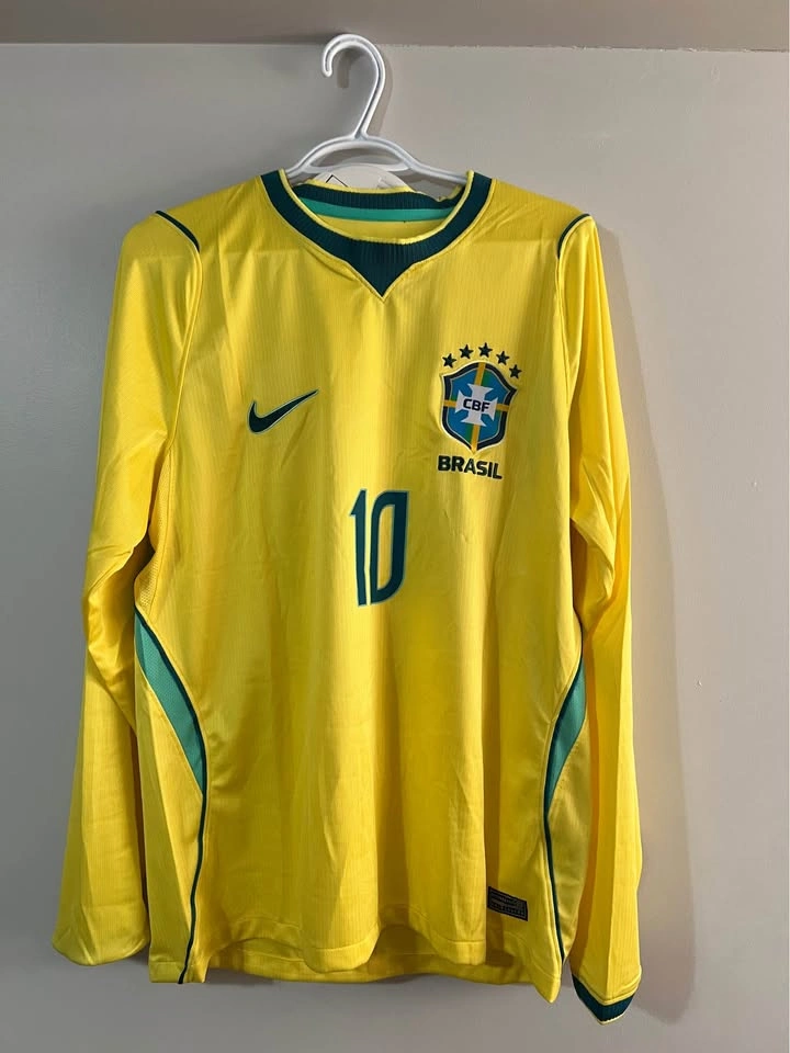 Brazil Long-Sleeve Soccer Jersey Neymar Jr #10 – Size Large - photo 2