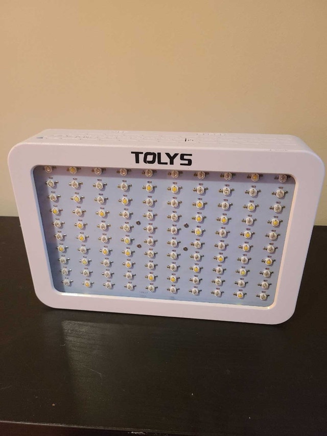 Tolys 1000W LED Grow Light