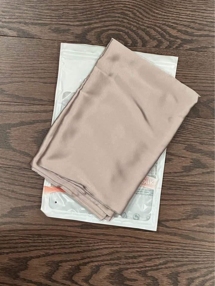 Silk Pillowcase - Brand New - photo 3