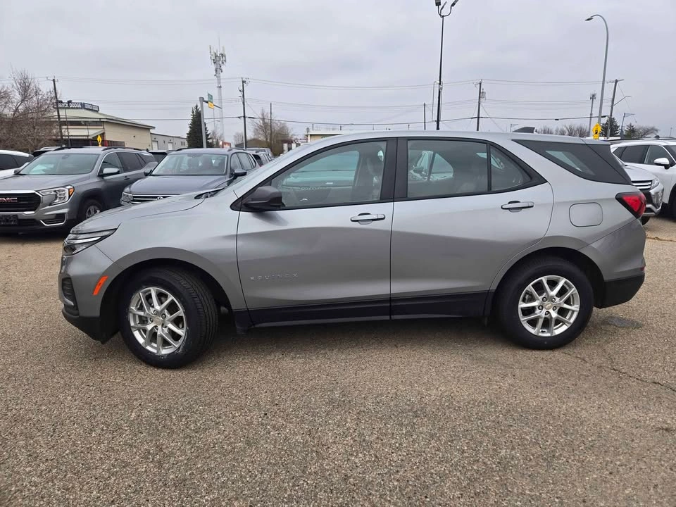 2024 Chevrolet Equinox - photo 2
