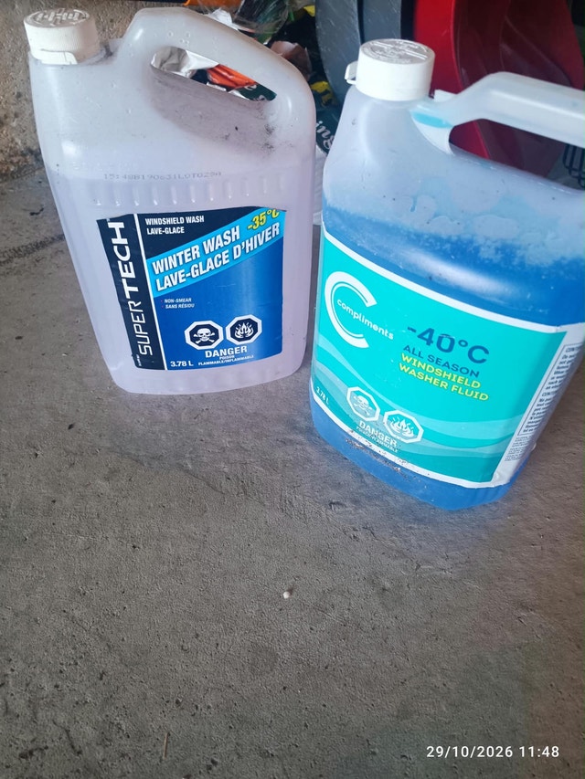 2 containers Windshield Washer Fluid