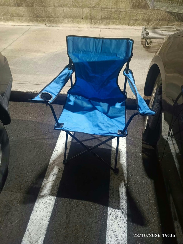 4 lawn chairs