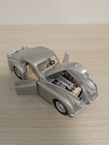 Bburago Diecast Model Cars - Ferrari Corvette Viper 1:24 - photo 3