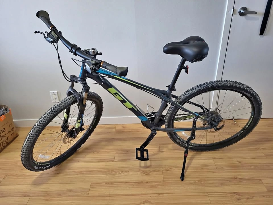 Bike + Lock & Hand Pump