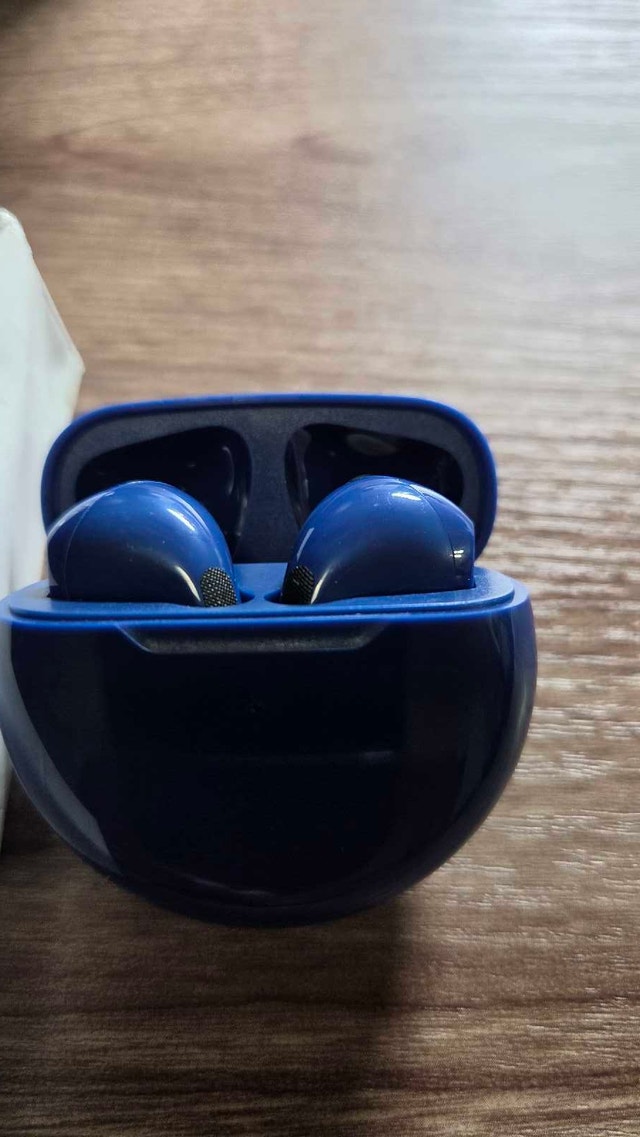 Pro 6 Wireless Earbuds