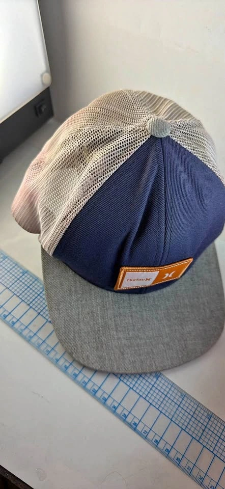🛹 Youth Hurley Fairway Mesh Trucker Snapback Hat 🛹