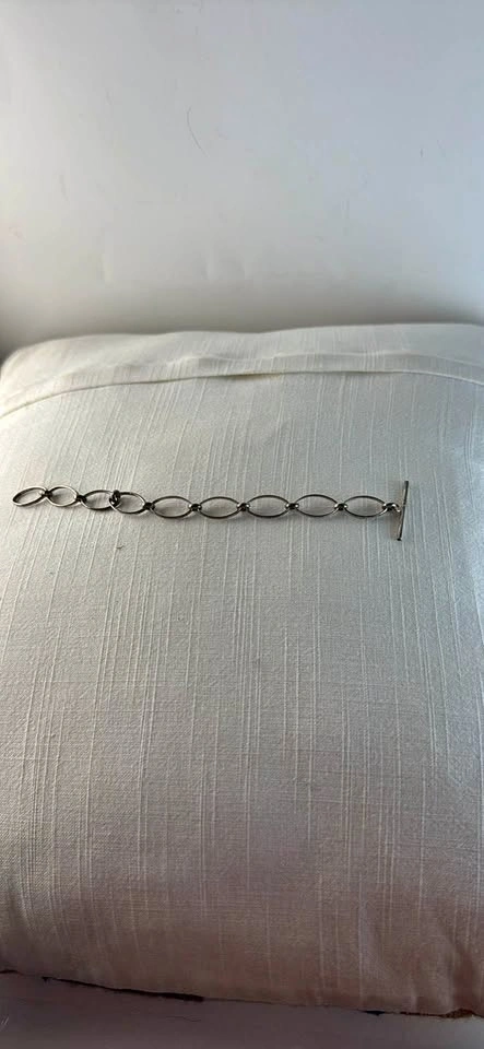 Vivah Sterling Silver 925 Oval Open Link Toggle Bracelet