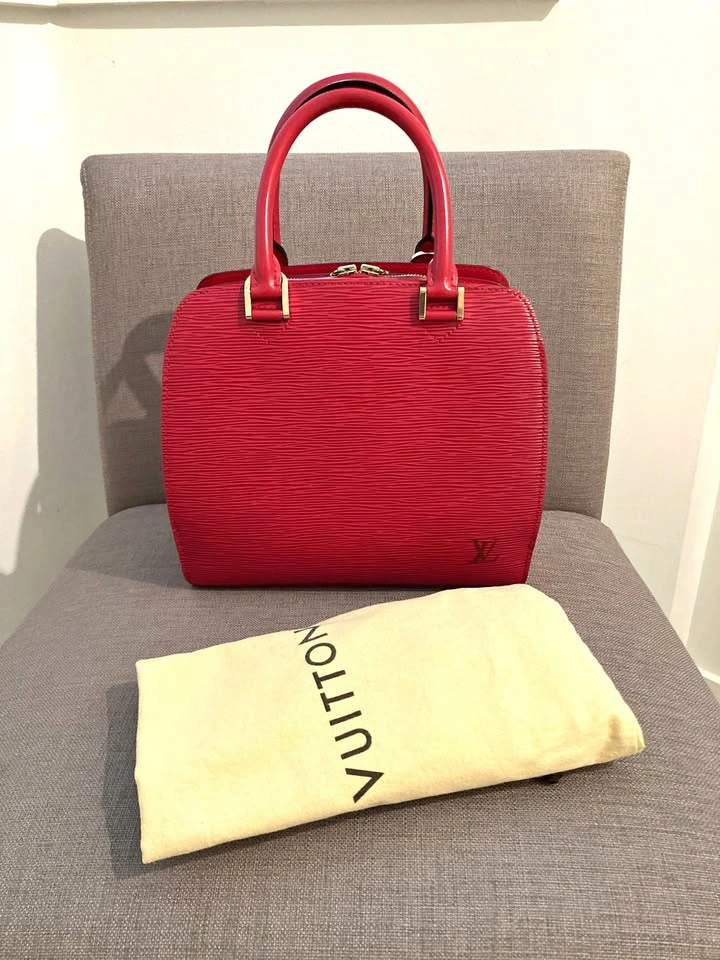 Vintage Louis Vuitton Epi Leather Pont Neuf PM Bag