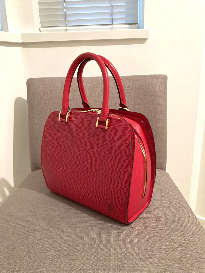 Vintage Louis Vuitton Epi Leather Pont Neuf PM Bag - photo 3