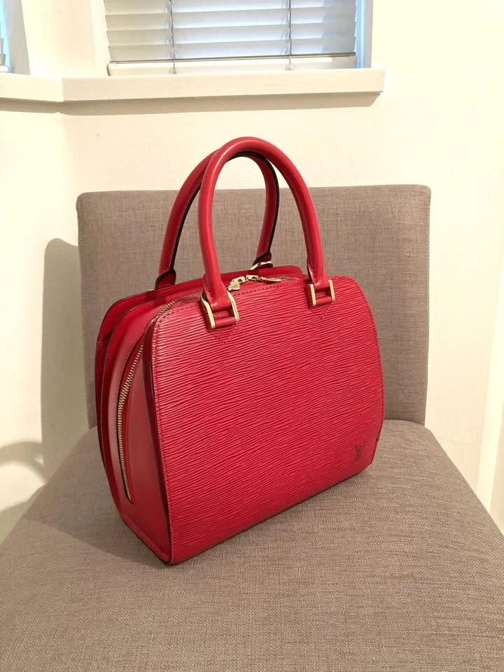 Vintage Louis Vuitton Epi Leather Pont Neuf PM Bag - photo 4