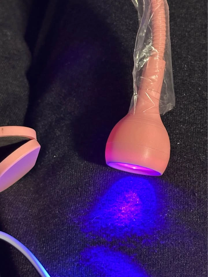 Mini Clip-On UV Nail Light - photo 4